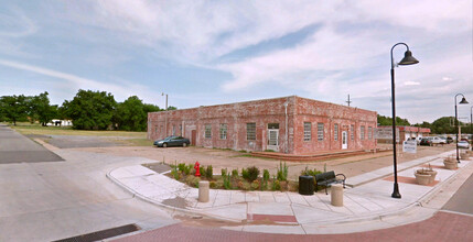 201 NW Dearborn Ave, Lawton, OK for rent Building Photo- Image 1 of 2