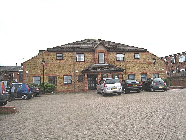 Halfpenny Ln, Ascot for sale - Primary Photo - Image 1 of 1