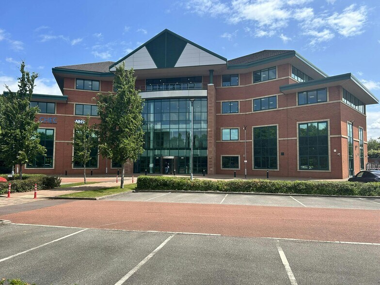 Lakeside Dr, Warrington to rent - Building Photo - Image 2 of 14