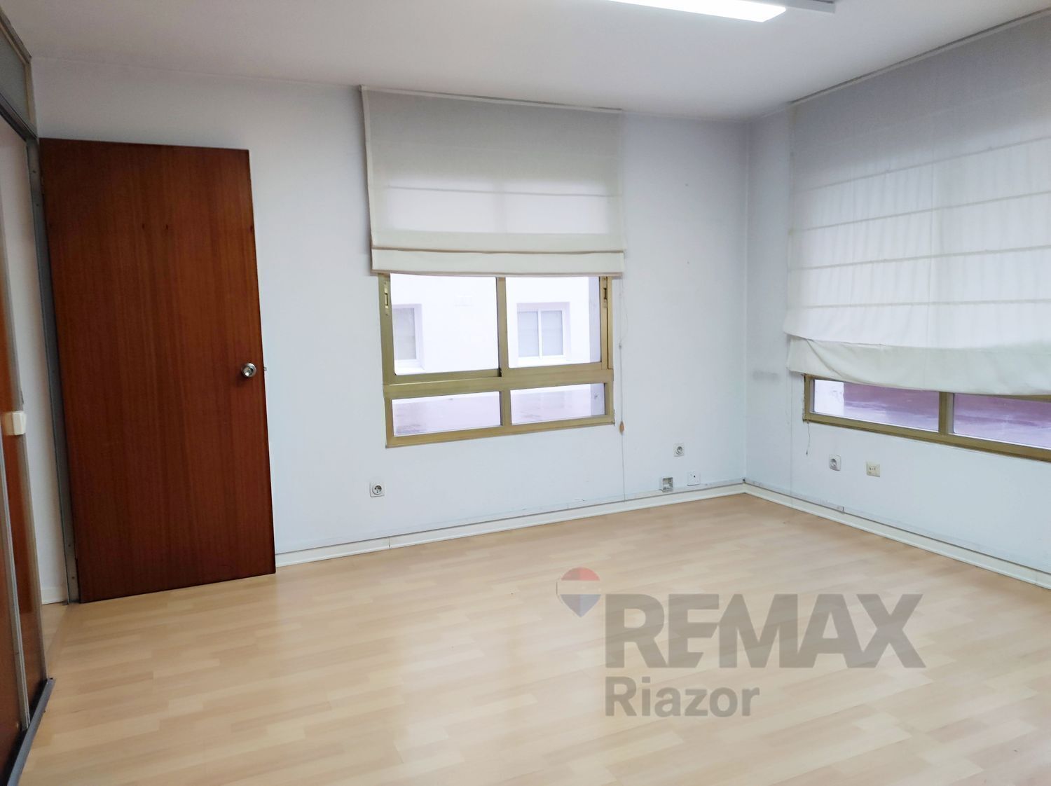 Office in A Coruña, La Coruna to rent Interior Photo- Image 1 of 16