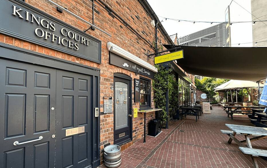 Railway St, Altrincham for rent - Building Photo - Image 1 of 1