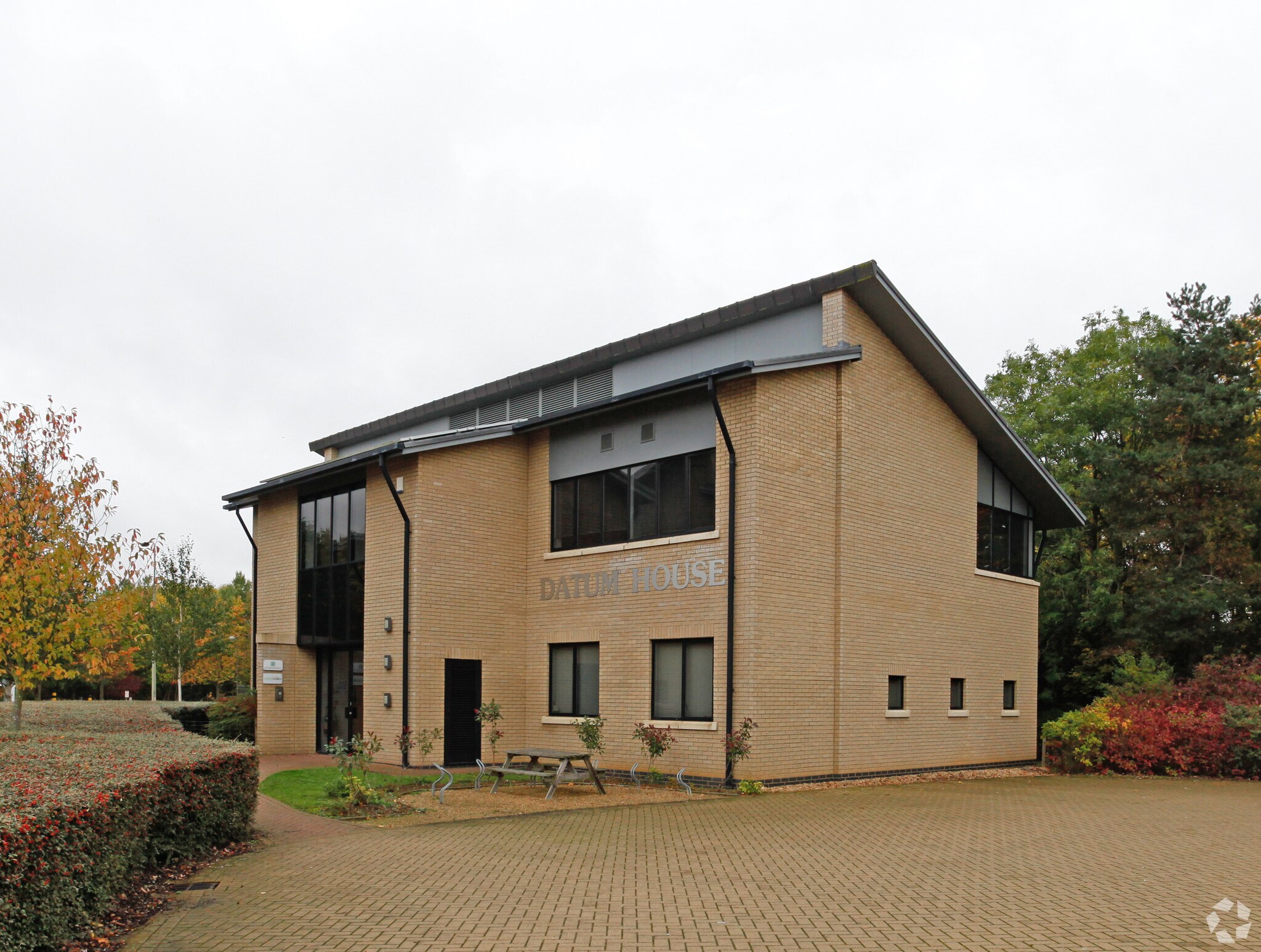 3 Commerce Rd, Peterborough for sale Primary Photo- Image 1 of 1