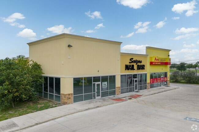 More details for 1499 E Court St, Seguin, TX - Retail to Rent