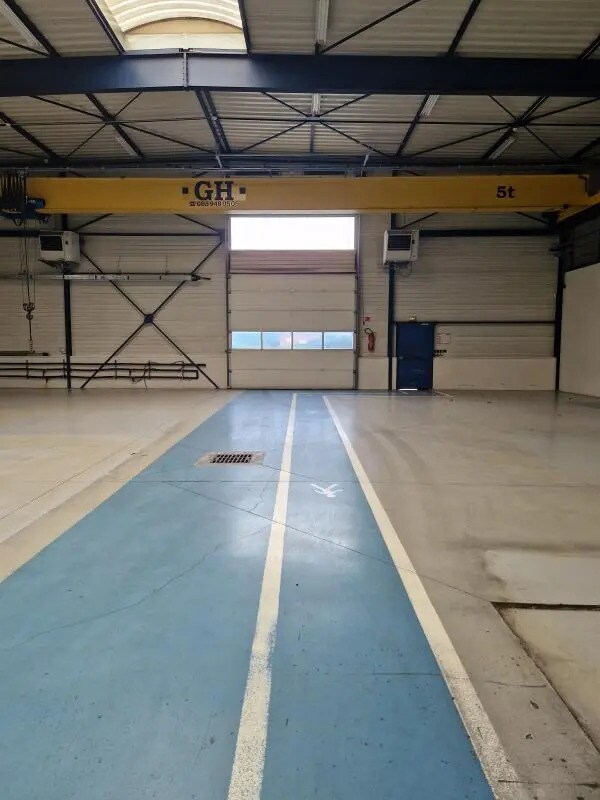 Light Industrial in Le Plessis-Bouchard for sale Interior Photo- Image 1 of 8