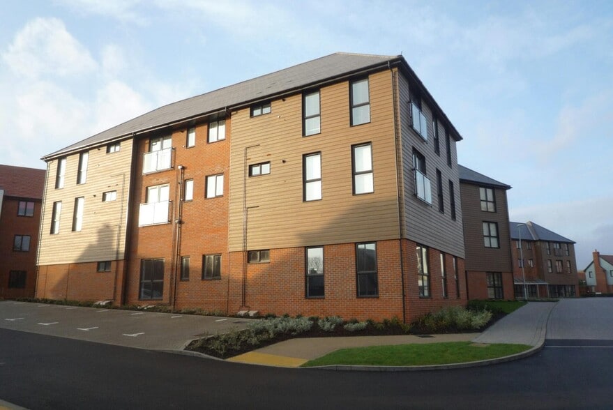 Leybourne Grange, Leybourne to rent - Primary Photo - Image 1 of 2