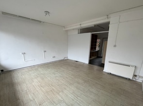 Atkins Way, Hinckley to rent Interior Photo- Image 2 of 3