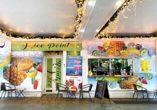 High St, Salisbury to rent Building Photo- Image 1 of 1