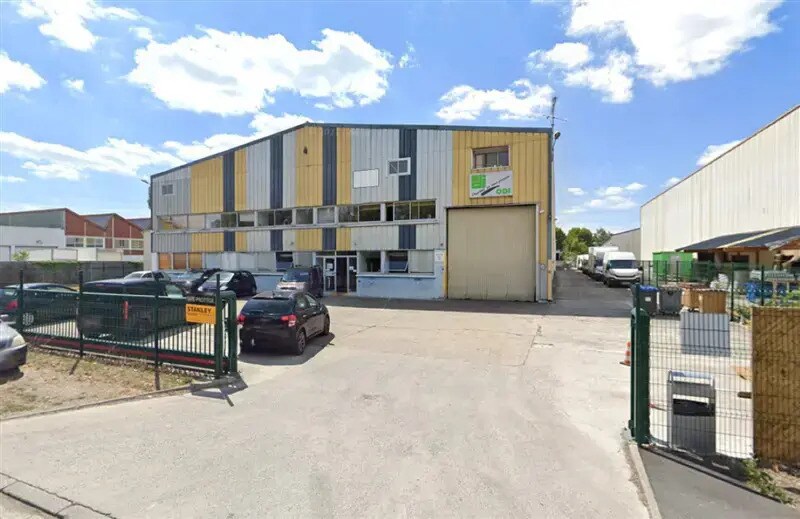 Industrial in Villeneuve-la-Garenne to rent - Building Photo - Image 1 of 7