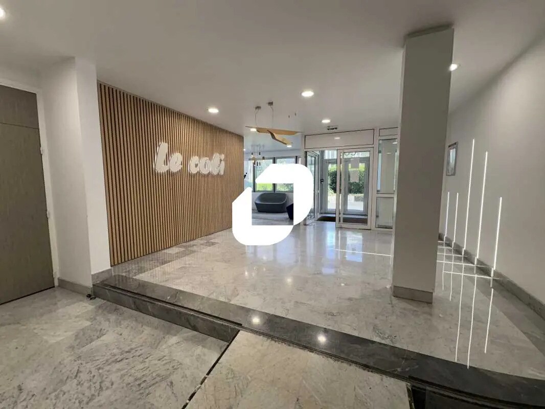 Office in Vélizy-Villacoublay to rent Lobby- Image 1 of 18