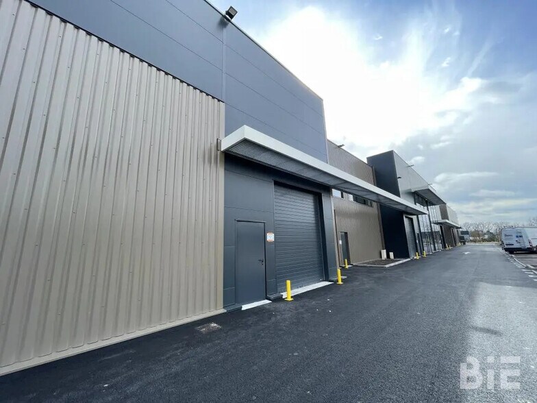 Light Industrial in Mérignac to rent - Building Photo - Image 2 of 7