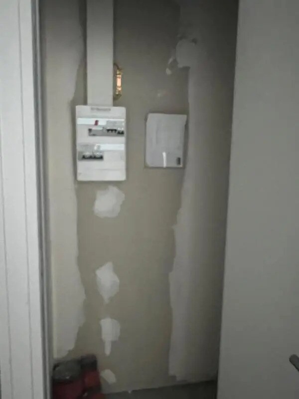 Light Industrial in MÉRIGNAC to rent Interior Photo- Image 1 of 10