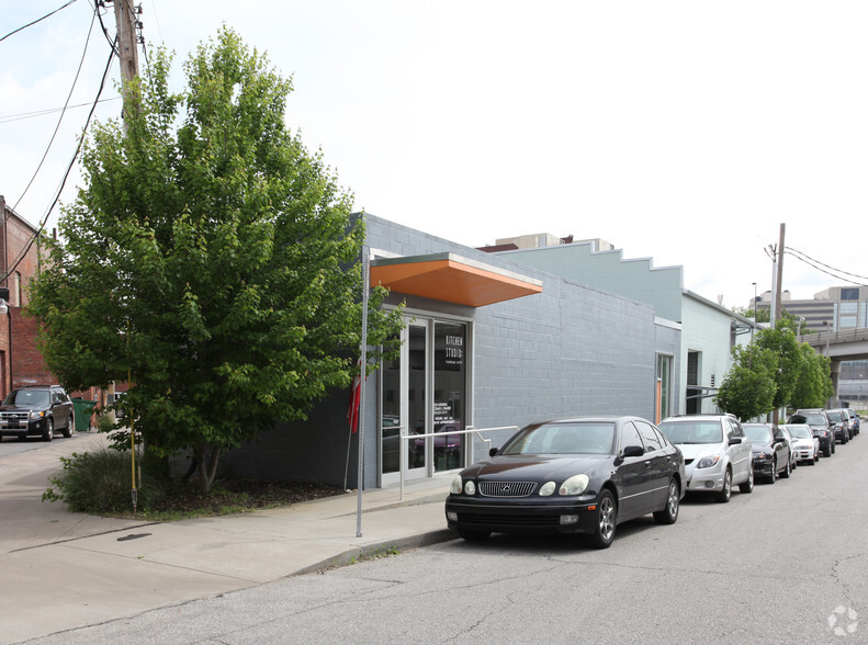 520 Avenida Cesar E Chavez, Kansas City, MO for sale - Building Photo - Image 2 of 7