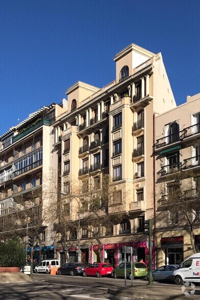 Calle De San Bernardo, 120, Madrid, Madrid for rent - Primary Photo - Image 1 of 4