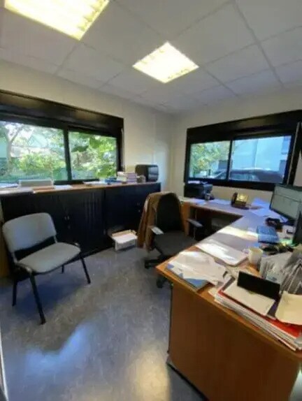Location Bureaux 200 m² - Photo 1