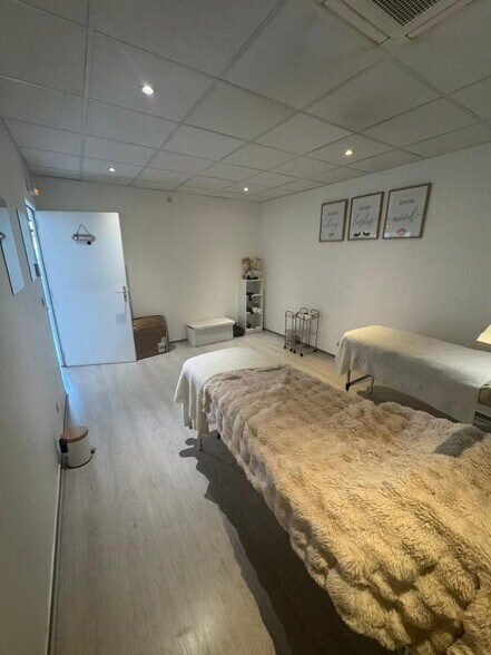 Light Industrial in Vigneux-sur-Seine to rent - Interior Photo - Image 2 of 5
