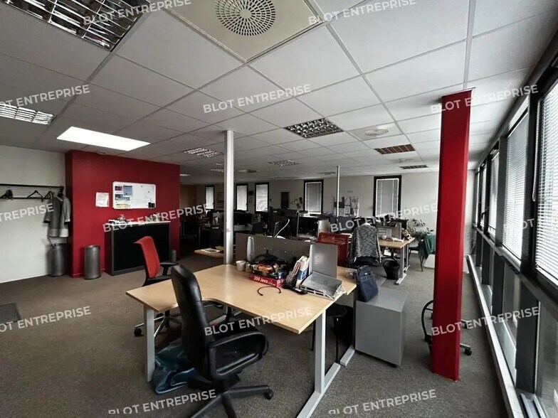 Office in Carquefou for sale - Interior Photo - Image 2 of 8