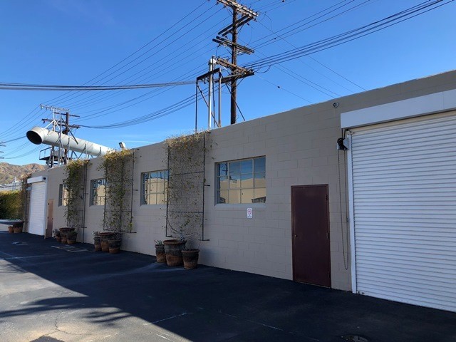 2522 N Ontario St, Burbank, CA for rent - Building Photo - Image 3 of 12