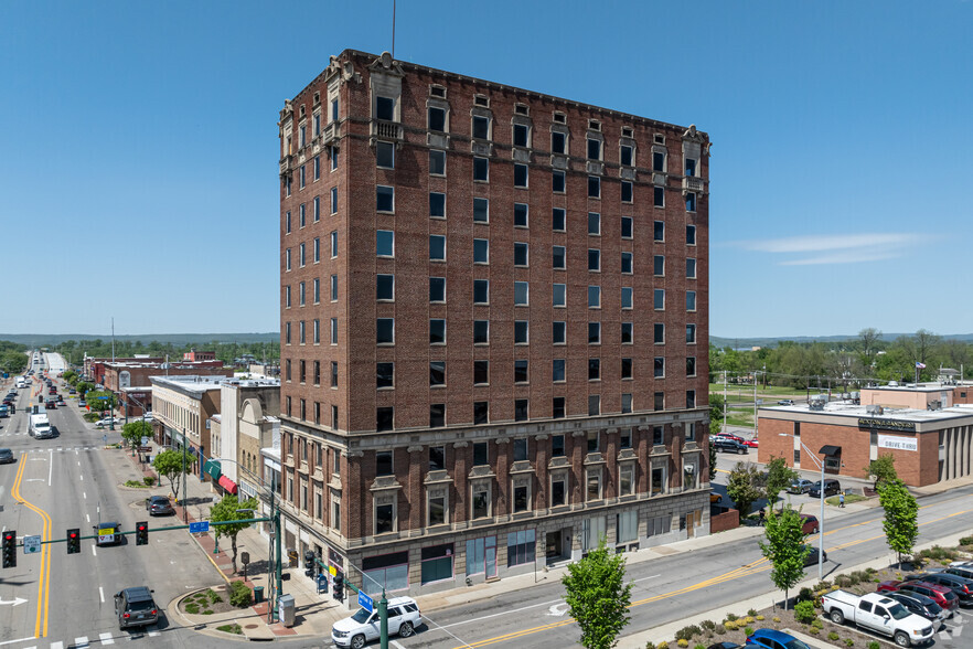 523 Garrison Ave, Fort Smith, AR for sale - Primary Photo - Image 1 of 1