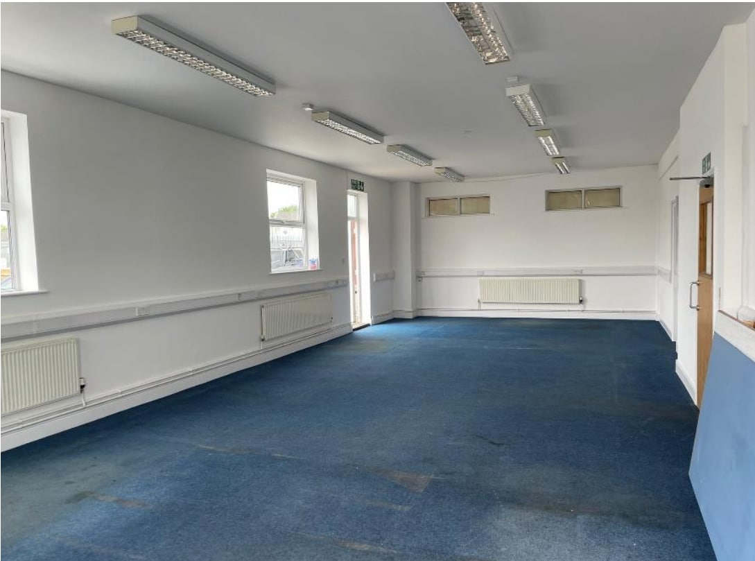 East Way Rd, Newport to rent Interior Photo- Image 1 of 4