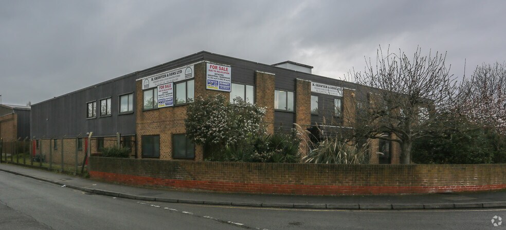 1-3 Woodall Rd, Enfield for sale - Primary Photo - Image 1 of 1