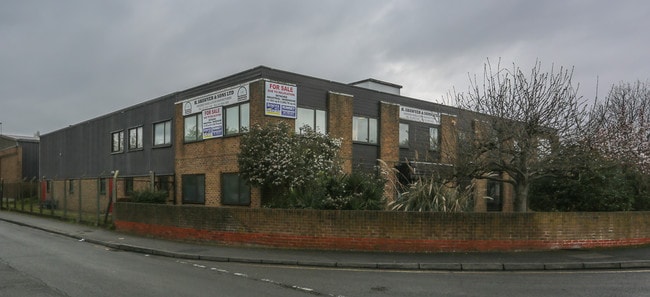 More details for 1-3 Woodall Rd, Enfield - Industrial to Rent