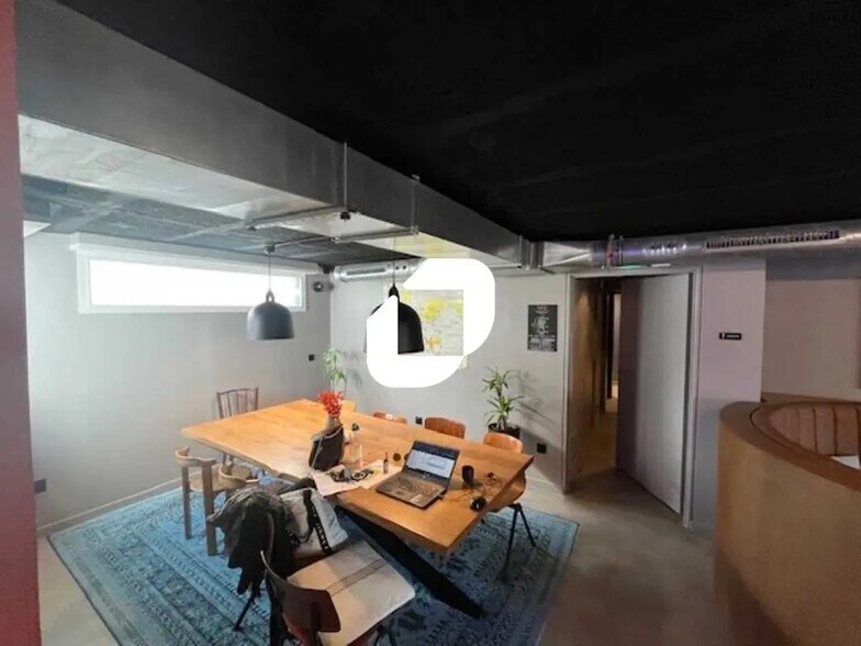 Office in Vanves to rent - Building Photo - Image 3 of 8