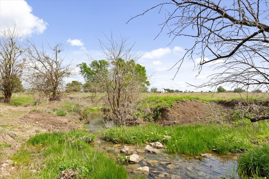 3218 Canaan Church Road, Crawford, TX for sale - Building Photo - Image 3 of 6