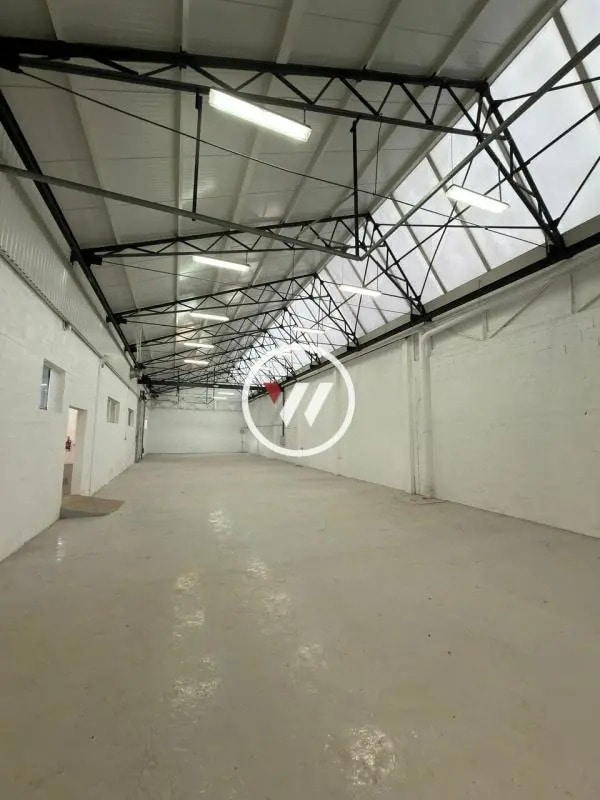 Light Industrial in Saint-Brice-sous-Forêt to rent Interior Photo- Image 1 of 5