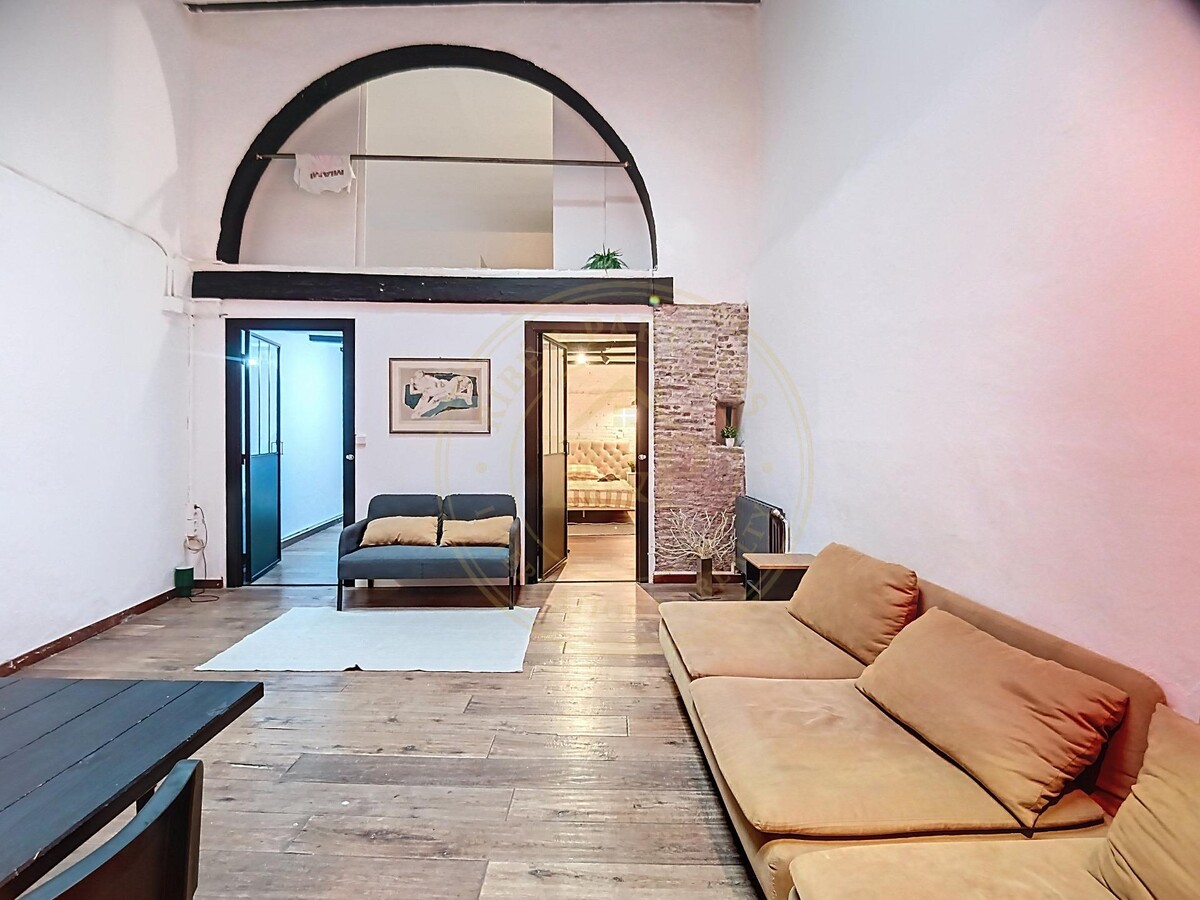 Barcelona, BAR 08002 - Unit 1 - - Interior Photo - Image 2 of 25