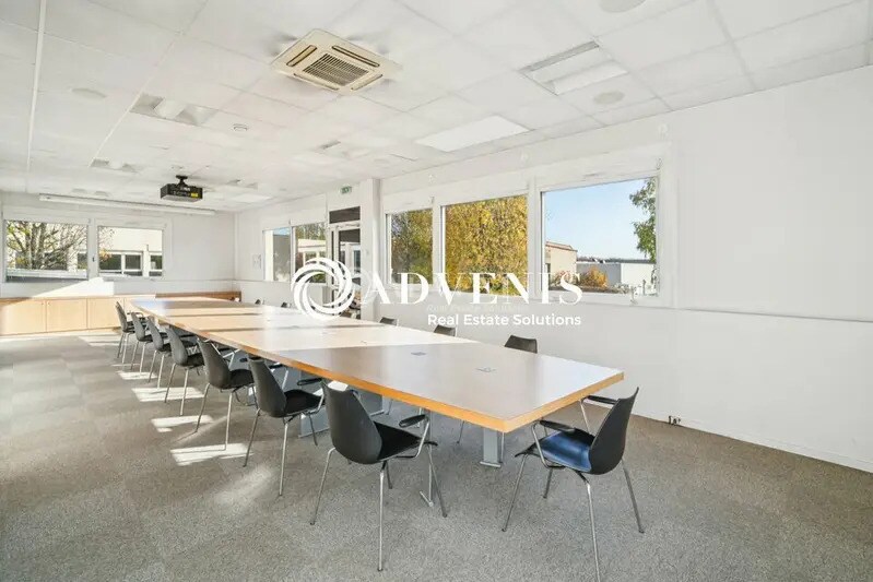 Office in Villepinte to rent - Building Photo - Image 2 of 12