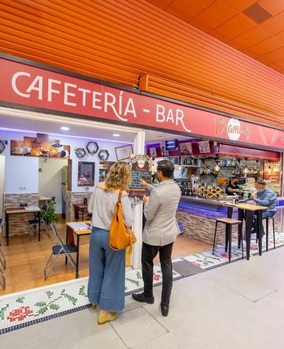 Retail in Madrid, Madrid to rent Interior Photo- Image 1 of 6