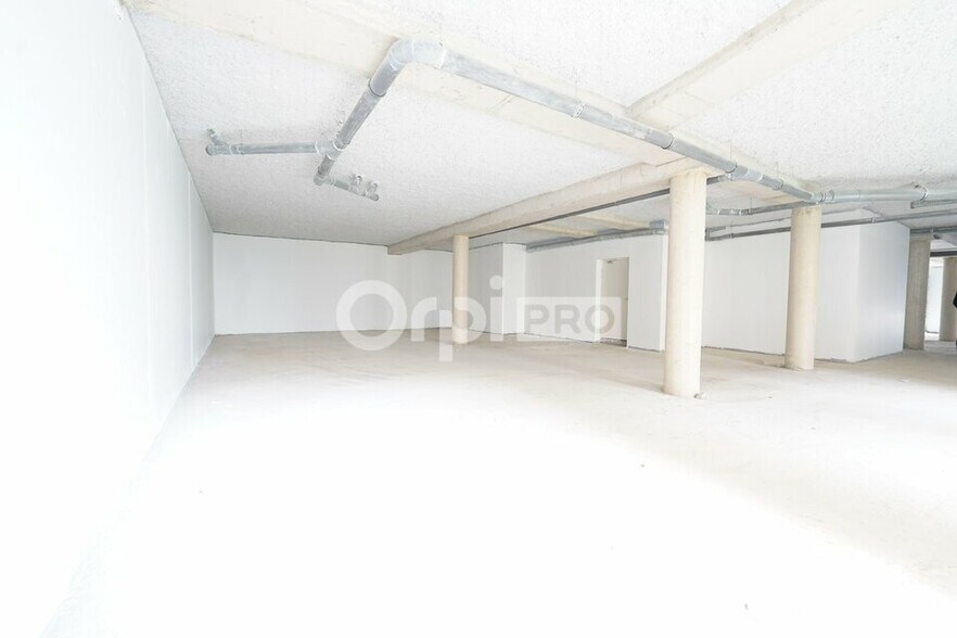 29 Rue Gantillon, Villefranche-sur-Saône for sale - Interior Photo - Image 2 of 6