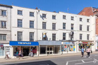 102 Parade, Leamington Spa for sale Primary Photo- Image 1 of 1