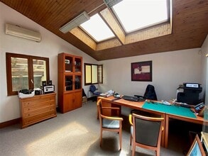 Industrial in Bagnolet for sale Interior Photo- Image 2 of 4
