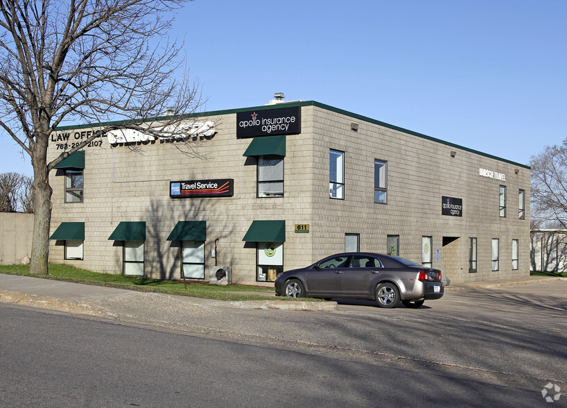 611 Walnut St, Monticello, MN for rent - Primary Photo - Image 1 of 5