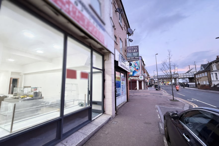 629 High Rd, London to rent - Primary Photo - Image 1 of 9