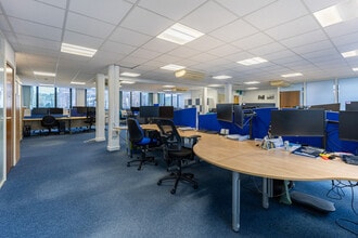 184 High St, Berkhamsted to rent Interior Photo- Image 2 of 6