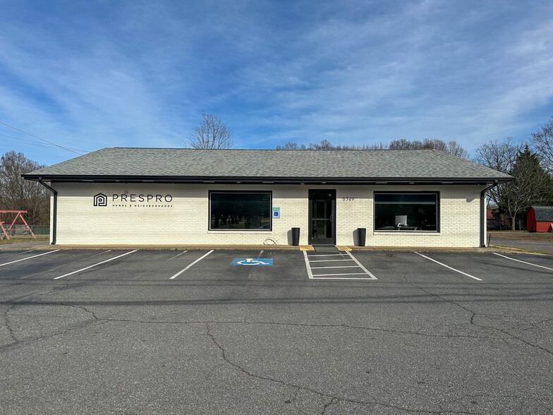 6549 Morehead Rd, Harrisburg, NC for sale - Building Photo - Image 1 of 37