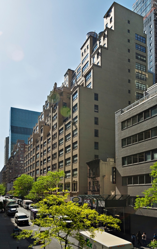 216 E 45th St, New York, NY to rent Building Photo- Image 1 of 3