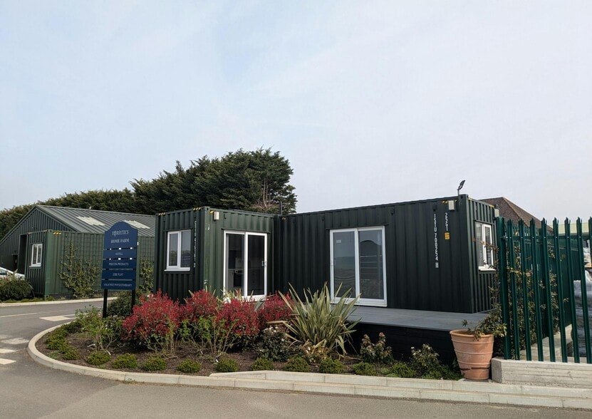 Home Farm, Godalming to rent - Building Photo - Image 1 of 2
