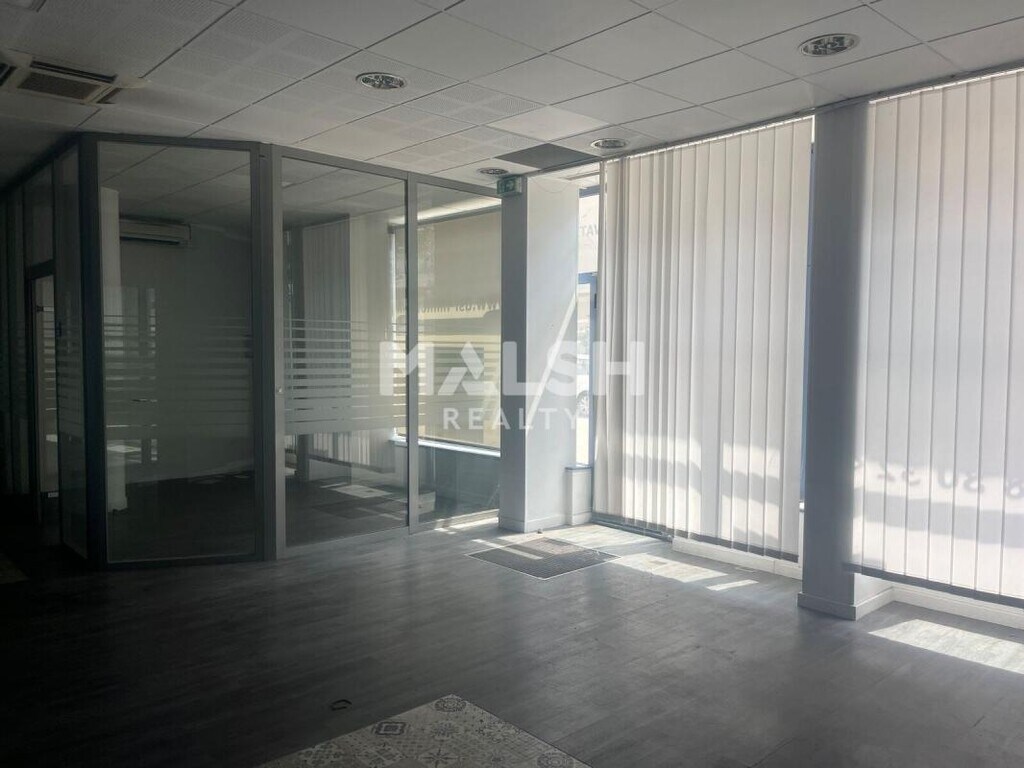 Location Commerce 92 m² - Photo 1