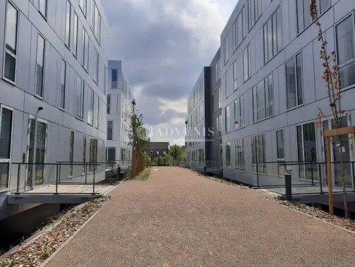 Office in Loos to rent - Building Photo - Image 2 of 4