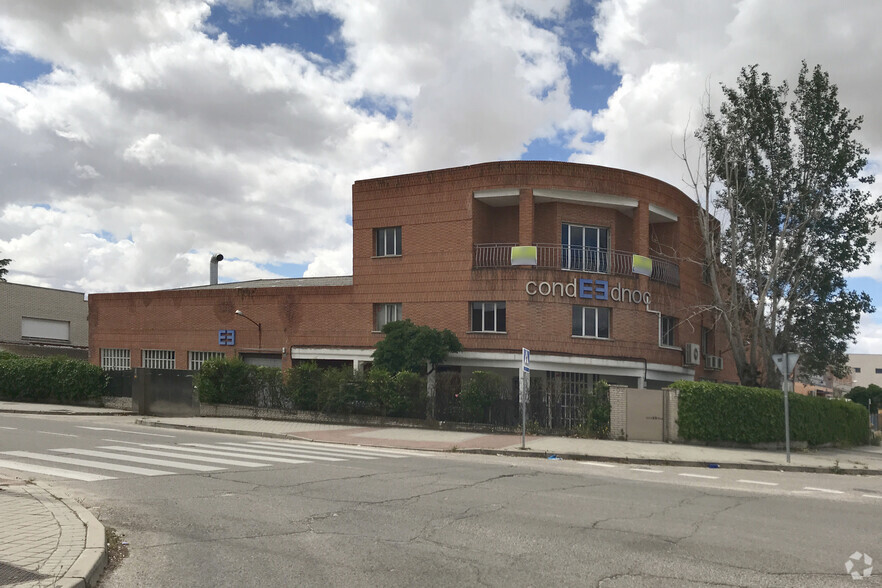 Industrial in Móstoles, MAD for rent - Primary Photo - Image 1 of 7