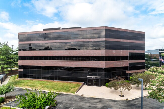 More details for 2525 Harrodsburg Rd, Lexington, KY - Office to Rent