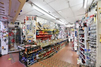 38 Green Wrythe Ln, Carshalton to rent Interior Photo- Image 2 of 11