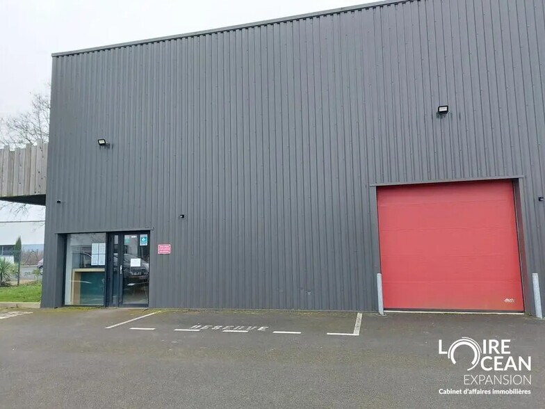 Light Industrial in Nantes to rent - Building Photo - Image 2 of 5