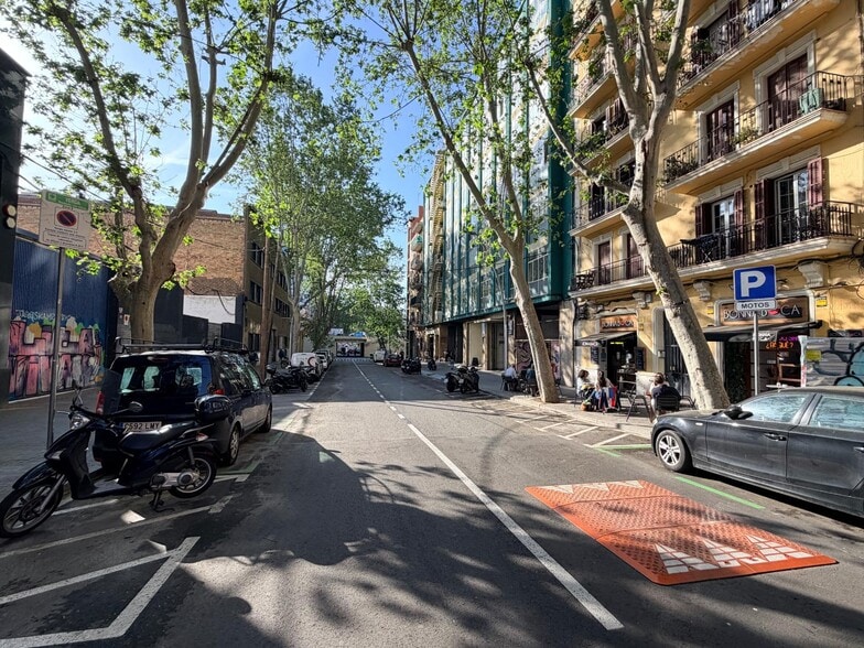 Build-to-Rent in Barcelona, Barcelona for sale - Building Photo - Image 2 of 4