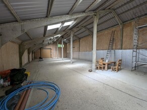 Lodkin Hill, Chiddingfold to rent Interior Photo- Image 2 of 2