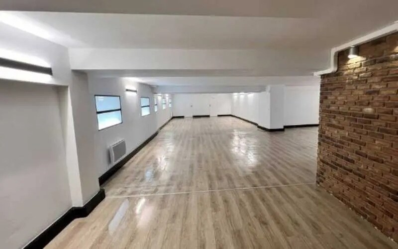 Office in Pantin to rent - Interior Photo - Image 2 of 6