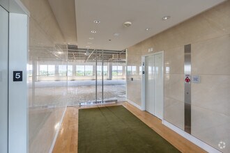 1650 Lake Cook Rd, Deerfield, IL to rent Interior Photo- Image 2 of 9